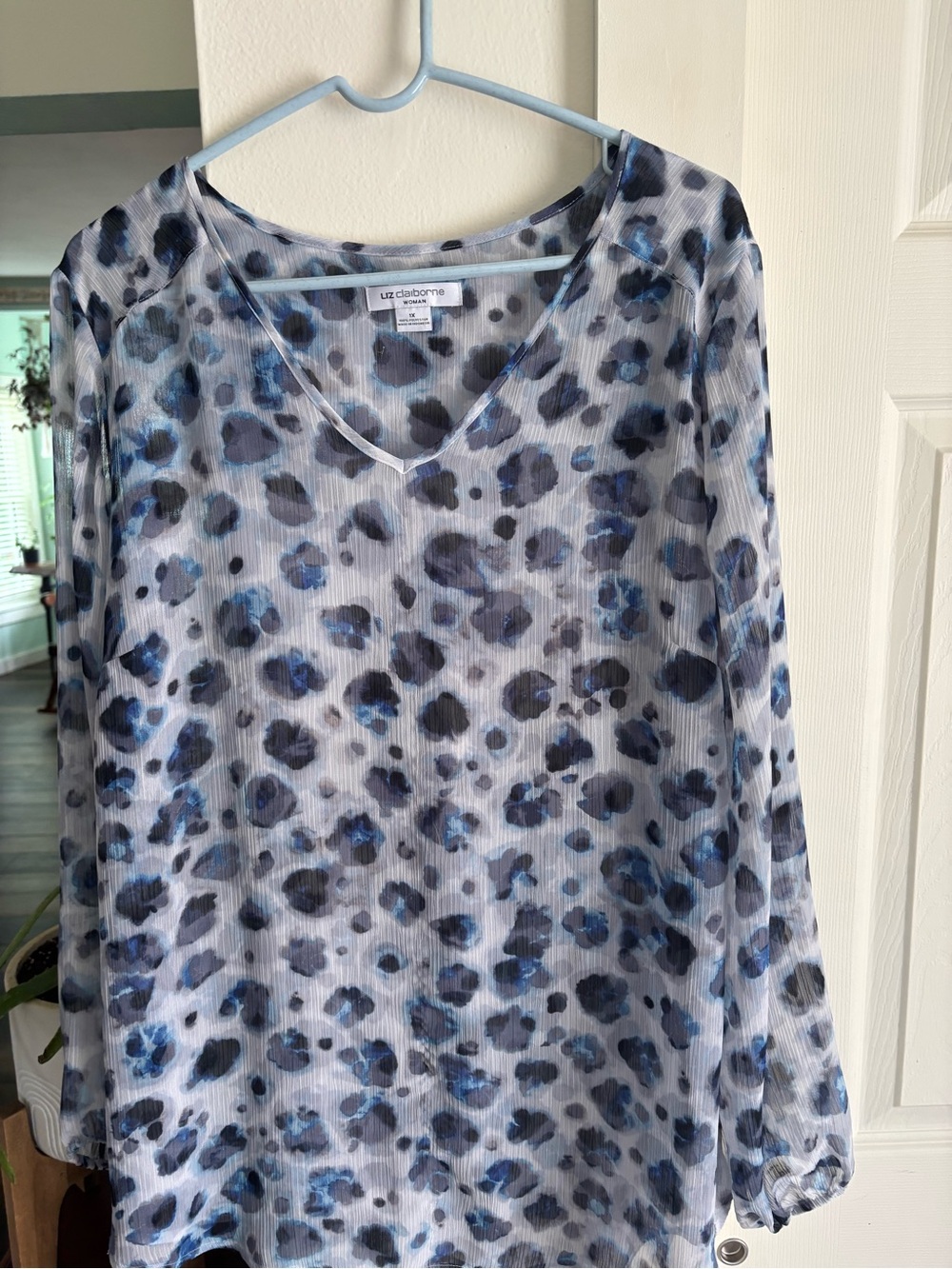 Liz Claiborne Blue and Gray Leopard-Print V-Neck Long Sleeve Top